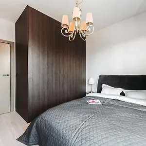 High Standard Close To The Center/free Parking. Warszawa